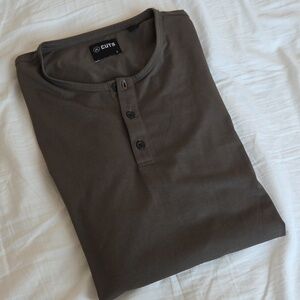 Cuts AO Henley Curve-Hem - Dark Olive